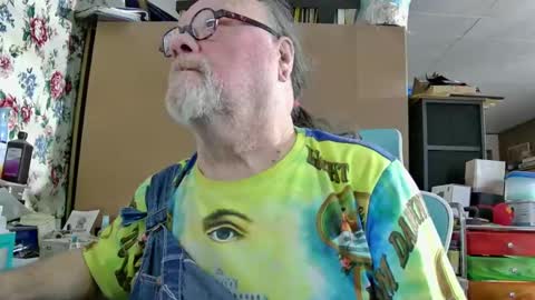 Snapshot of fatfreddythecat chatting on December 2024 04:13:01 AM Fred. online show from December 2024 04:13:01 AM