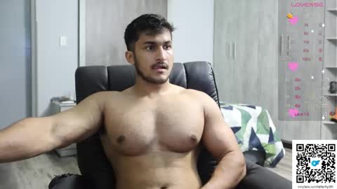 Snapshot of fatherfly001 chatting on October 2025 10:51:02 PM fatherfly001 online show from October 2025 10:51:02 PM