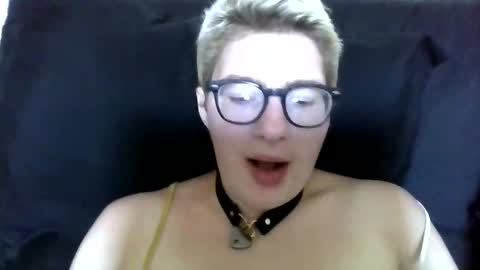 midnightmochi22 online show from June 2026 05:19:01 PM