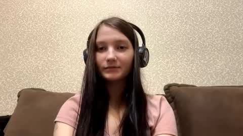 Aurora 18yo online show from October 2025 08:14:02 AM