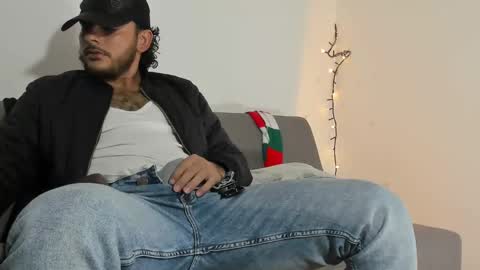 favid95 online show from January 2025 12:30:01 AM