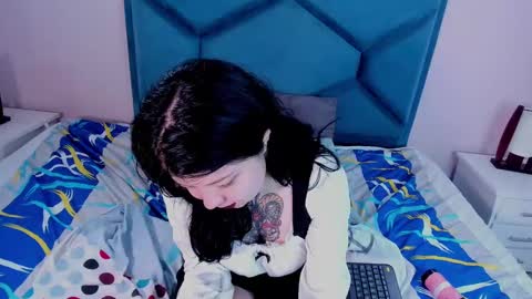 Snapshot of fayevalentiine chatting on December 2024 06:33:01 PM Fayevalentiine online show from December 2024 06:33:01 PM