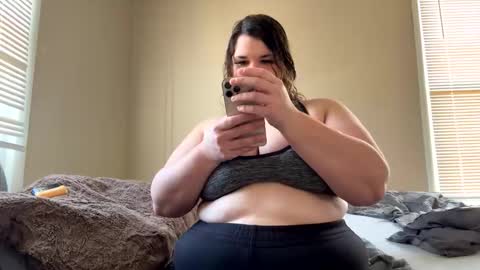 Snapshot of fee_the_queen chatting on November 2025 03:46:01 PM Fee online show from November 2025 03:46:01 PM