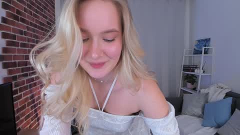 Daniela online show from February 2025 04:43:01 PM