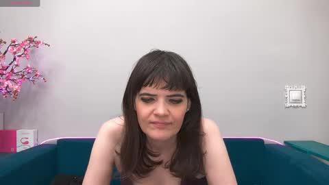 Laura online show from April 2026 03:11:01 AM