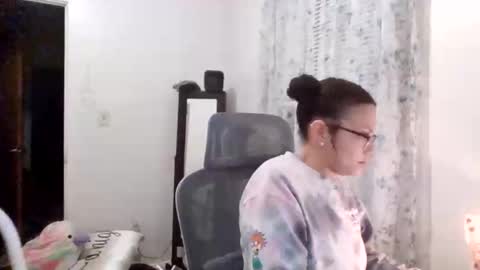 Snapshot of feetnymph chatting on November 2025 03:05:02 AM Soley online show from November 2025 03:05:02 AM