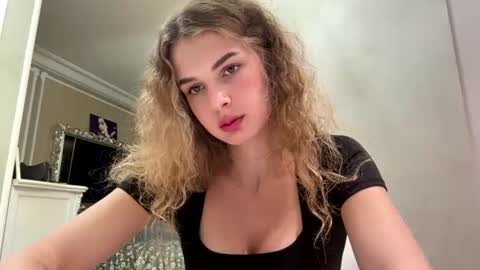 Zoe online show from July 2026 07:39:01 PM