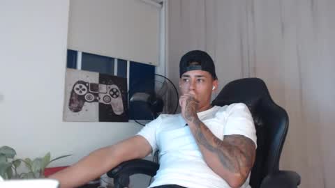 felilope23 online show from May 2026 10:36:01 AM
