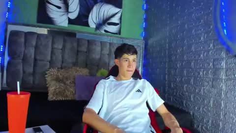 felipe fiire online show from June 2026 07:49:01 PM
