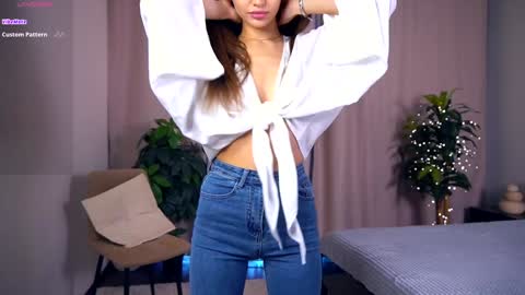 Snapshot of felissiany chatting on March 2025 04:16:02 AM Hello im Nova online show from March 2025 04:16:02 AM