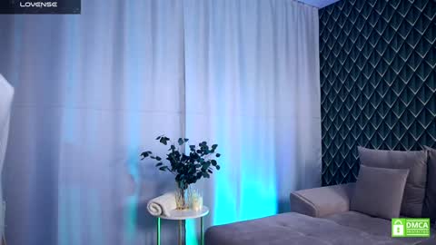 Snapshot of felissiany chatting on September 2025 04:38:02 AM Hello im Nova online show from September 2025 04:38:02 AM