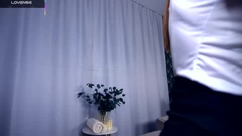 Snapshot of felissiany chatting on September 2025 04:18:02 AM Hello im Nova online show from September 2025 04:18:02 AM