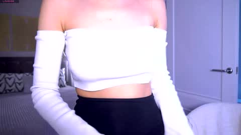Hello im Nova online show from May 2026 01:14:02 AM