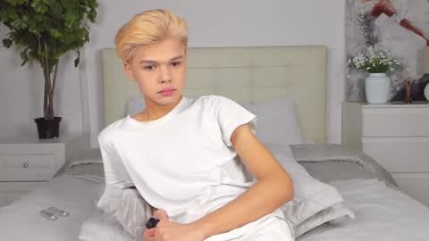 Felix online show from February 2025 07:17:01 PM