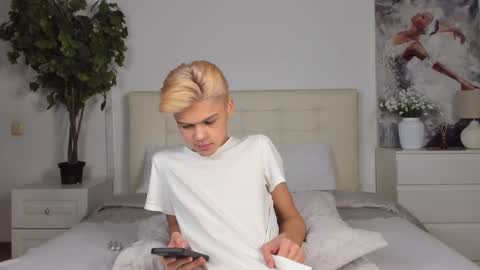 Felix online show from February 2025 07:09:01 PM