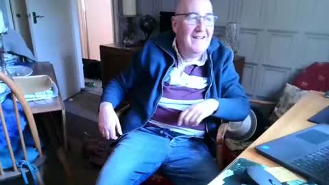 Adam online show from February 2025 01:41:02 PM