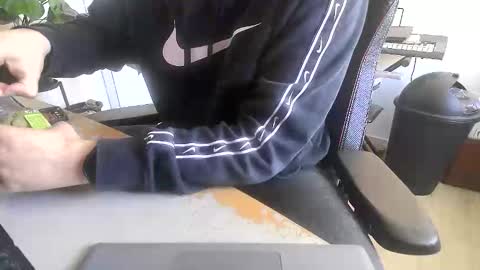Snapshot of fem_alice_louis_dom chatting on April 2026 07:58:01 AM fem_alice_louis_dom online show from April 2026 07:58:01 AM