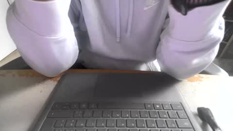 Snapshot of fem_alice_louis_dom chatting on May 2026 09:16:01 AM fem_alice_louis_dom online show from May 2026 09:16:01 AM