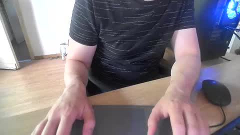 Snapshot of fem_alice_louis_dom chatting on May 2026 11:17:01 AM fem_alice_louis_dom online show from May 2026 11:17:01 AM