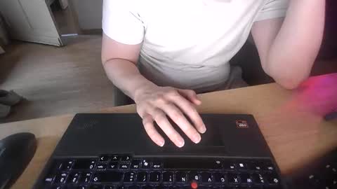 Snapshot of fem_alice_louis_dom chatting on May 2026 05:54:02 PM fem_alice_louis_dom online show from May 2026 05:54:02 PM