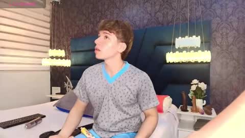 Femboy Max online show from January 2026 12:31:02 PM