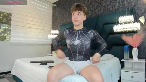 Femboy Max online show from May 2026 12:01:01 PM