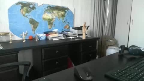 Snapshot of femdomsubby chatting on December 2024 08:45:02 AM femdomsubby online show from December 2024 08:45:02 AM