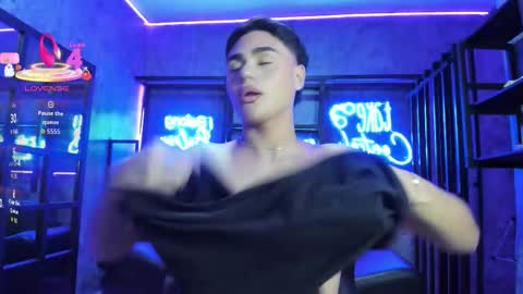 Snapshot of femnoa chatting on February 2026 08:05:01 PM Noa online show from February 2026 08:05:01 PM