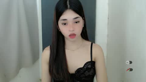 Snapshot of femylove chatting on January 2025 09:51:02 PM YOUR BEAUTIFUL ASIANFHEMY online show from January 2025 09:51:02 PM