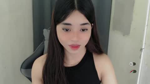 Snapshot of femylove chatting on January 2025 12:05:01 AM YOUR BEAUTIFUL ASIANFHEMY online show from January 2025 12:05:01 AM