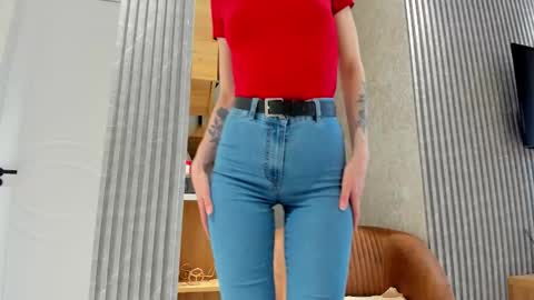 Snapshot of ferdina18 chatting on January 2026 10:50:01 AM Leya online show from January 2026 10:50:01 AM