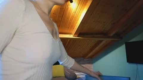 Leya online show from May 2026 03:52:02 PM