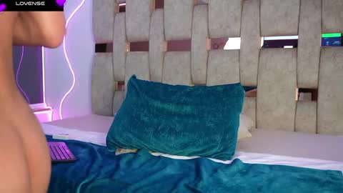 Snapshot of fernanda_thail_ chatting on April 2026 08:09:01 PM fernanda_thail_ online show from April 2026 08:09:01 PM