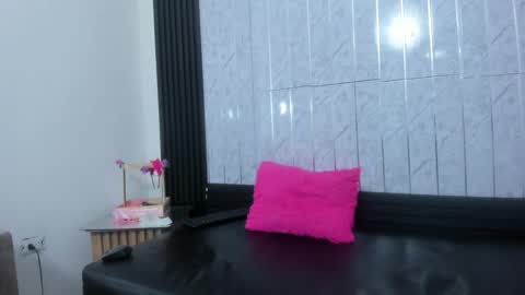 Fernandaclar online show from October 2025 02:05:02 PM