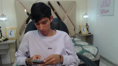 FER PHOENIX online show from February 2025 03:48:01 AM