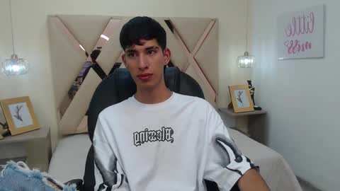 FER PHOENIX online show from March 2025 03:54:01 AM