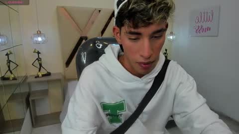 FER PHOENIX online show from October 2025 03:14:02 AM