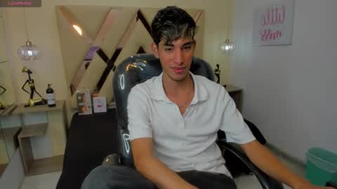 FER PHOENIX online show from October 2025 04:26:01 AM