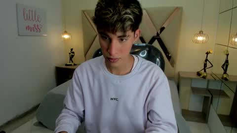 FER PHOENIX online show from January 2026 03:11:01 AM