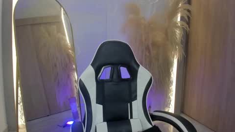 Snapshot of ferx2003 chatting on January 2026 01:08:01 AM Fer online show from January 2026 01:08:01 AM