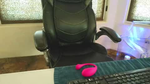 Snapshot of fetishsecret chatting on September 2025 04:40:02 PM fetishsecret online show from September 2025 04:40:02 PM