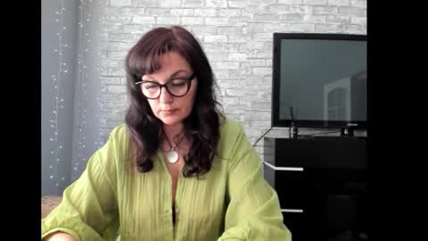 Snapshot of fey_bb chatting on February 2026 06:29:02 AM Milana online show from February 2026 06:29:02 AM