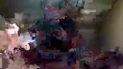 Snapshot of fffjj021 chatting on December 2024 01:34:02 AM Raised in 90s online show from December 2024 01:34:02 AM