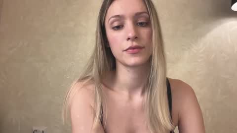 Lisa online show from December 2025 10:01:01 AM