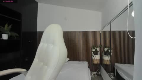 Snapshot of ffreyja_ chatting on November 2025 04:50:01 PM Freyja online show from November 2025 04:50:01 PM