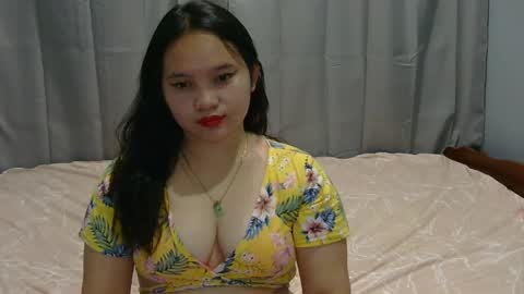 Snapshot of fhwilloughbyxx chatting on April 2026 05:56:02 AM fhwilloughbyxx online show from April 2026 05:56:02 AM
