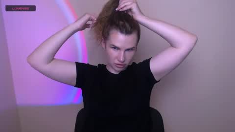 Mia online show from July 2026 07:22:01 AM