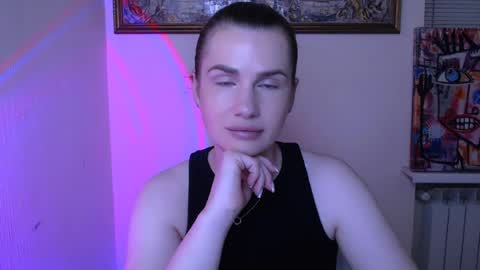Mia online show from July 2026 10:33:01 AM