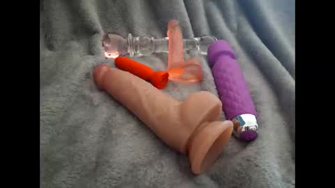 Snapshot of findingmetofindyou chatting on October 2025 04:54:01 AM Tiffany Tay online show from October 2025 04:54:01 AM