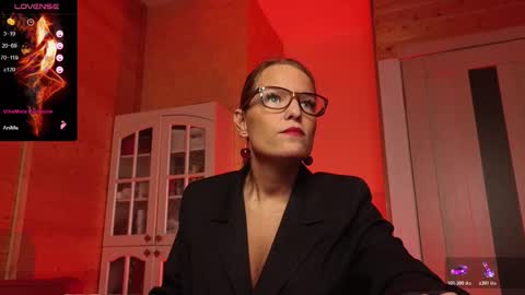 Lady online show from December 2025 09:18:01 AM